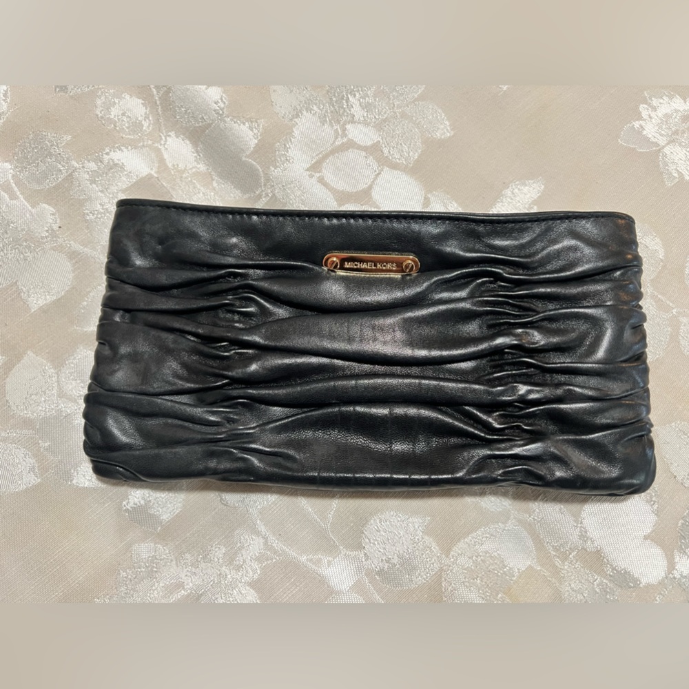 Michael kors clutch